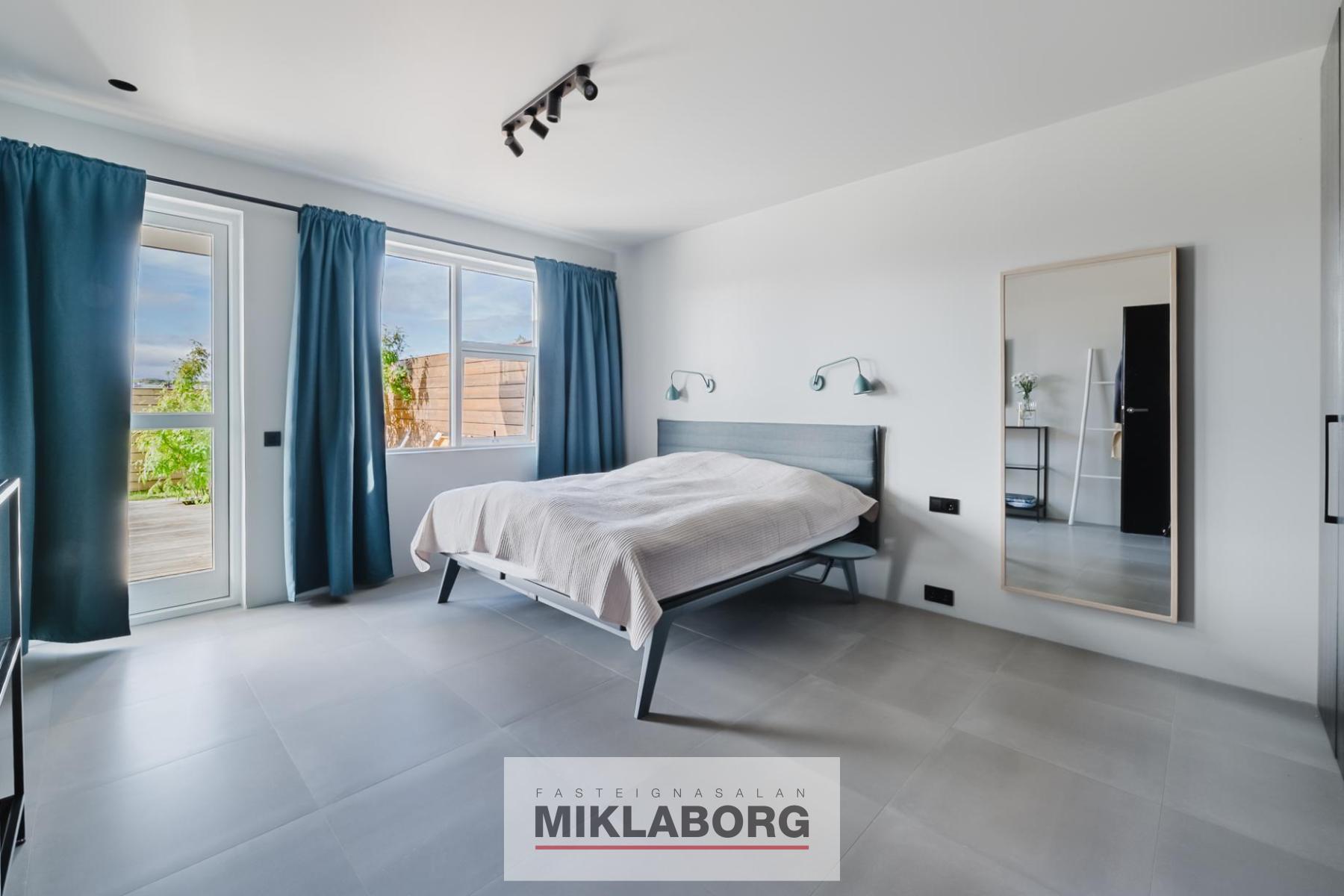 Sifjarbrunnur_22-29.jpg