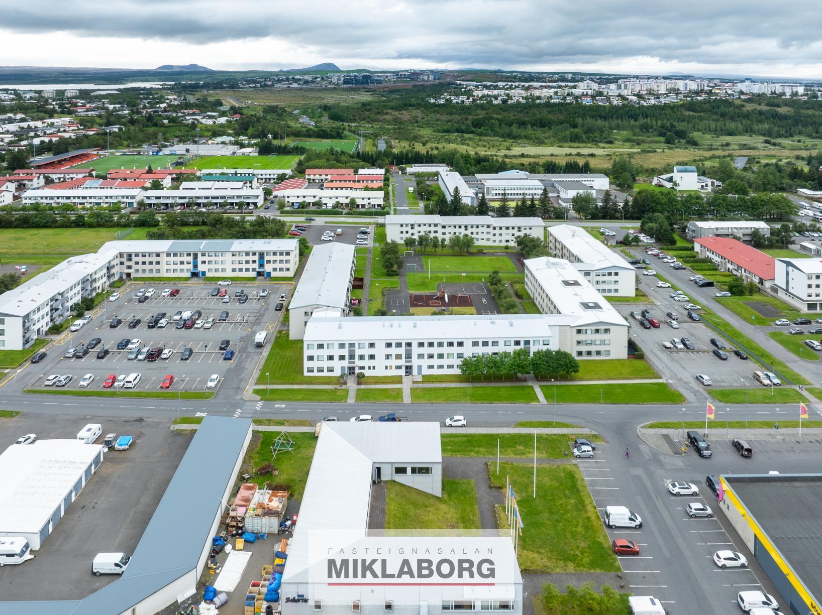 Hraunbær_118-28.jpg