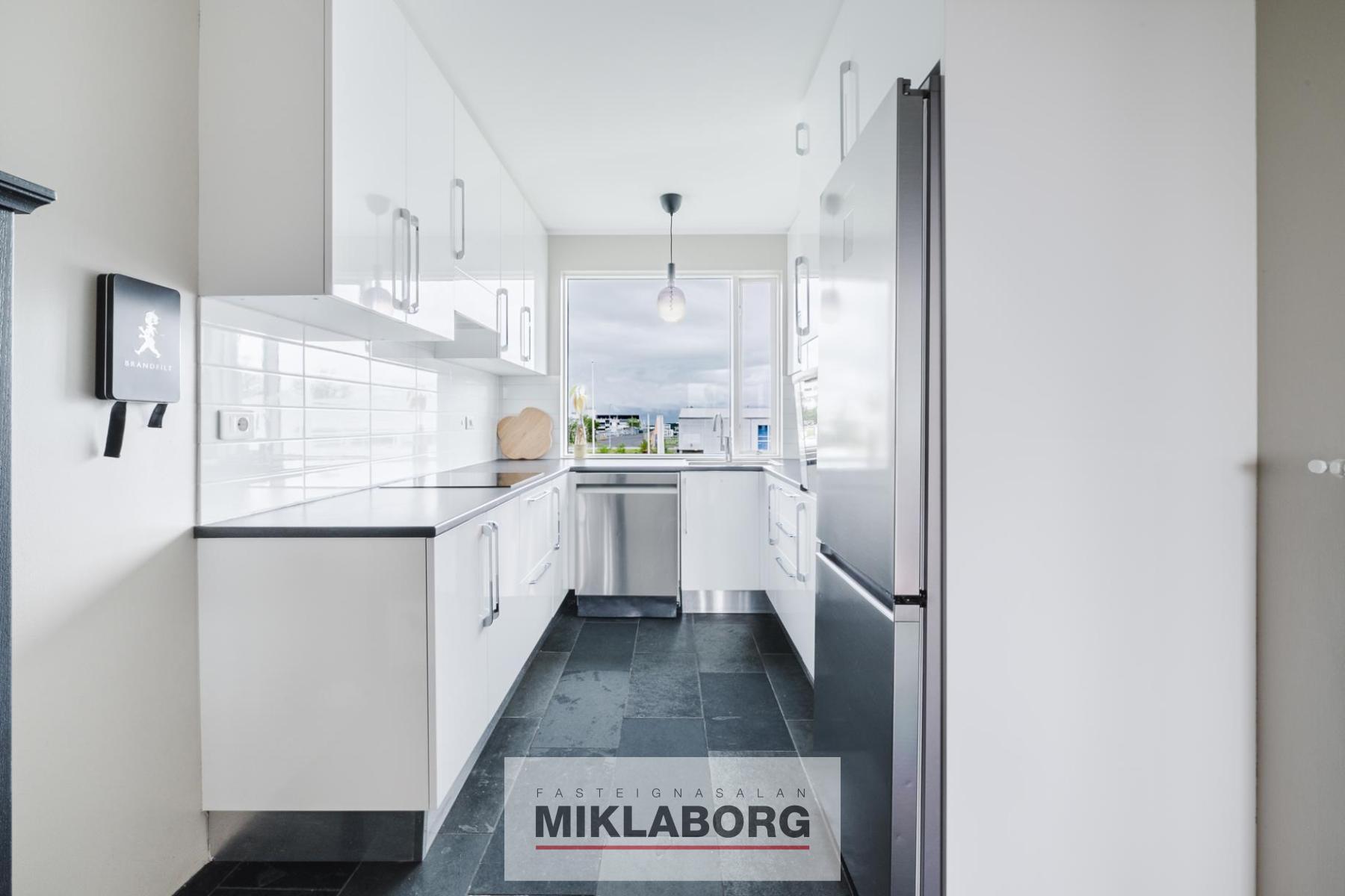 Hraunbær_118-12.jpg