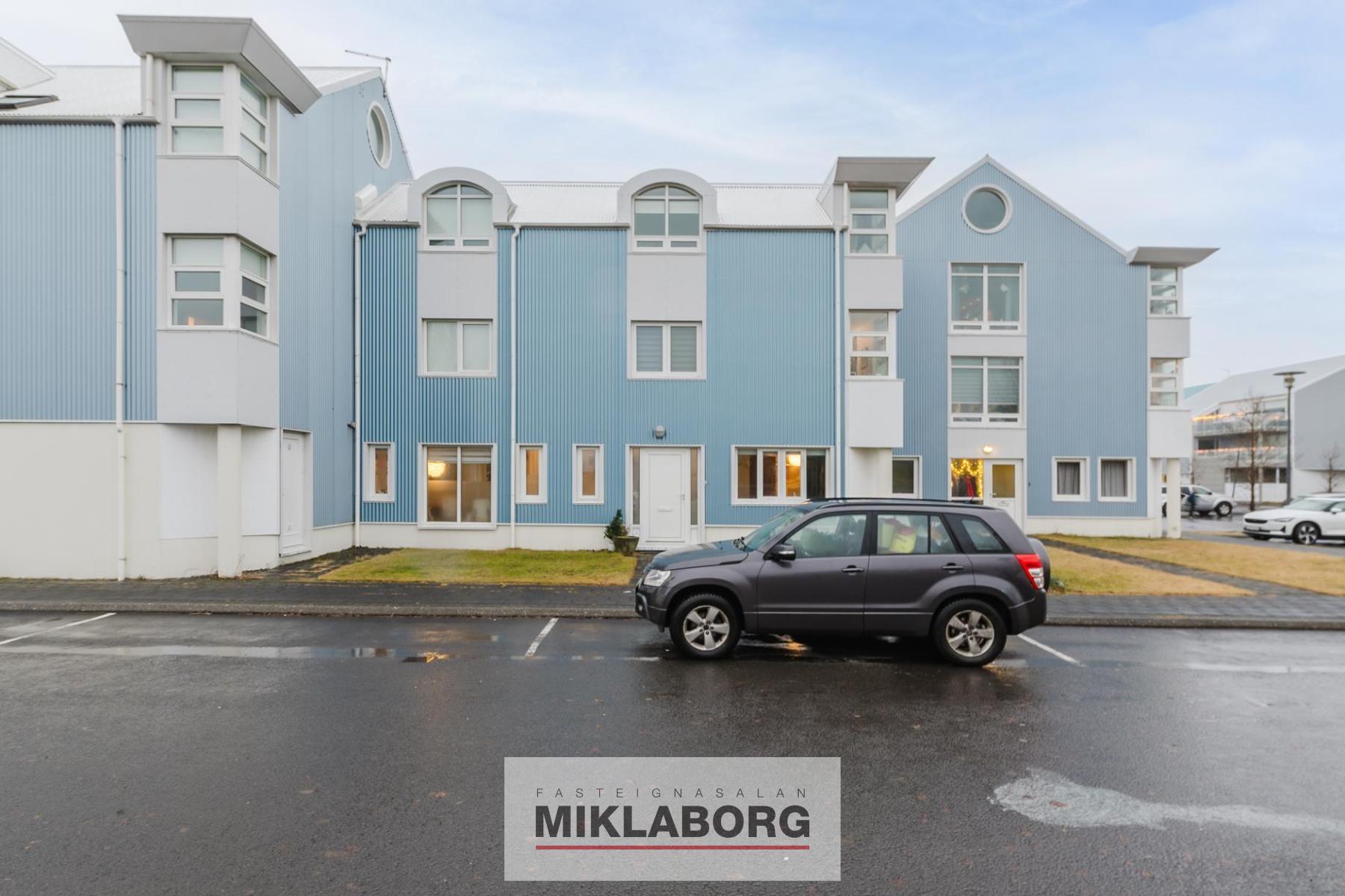 Básbryggja_21-21.jpg