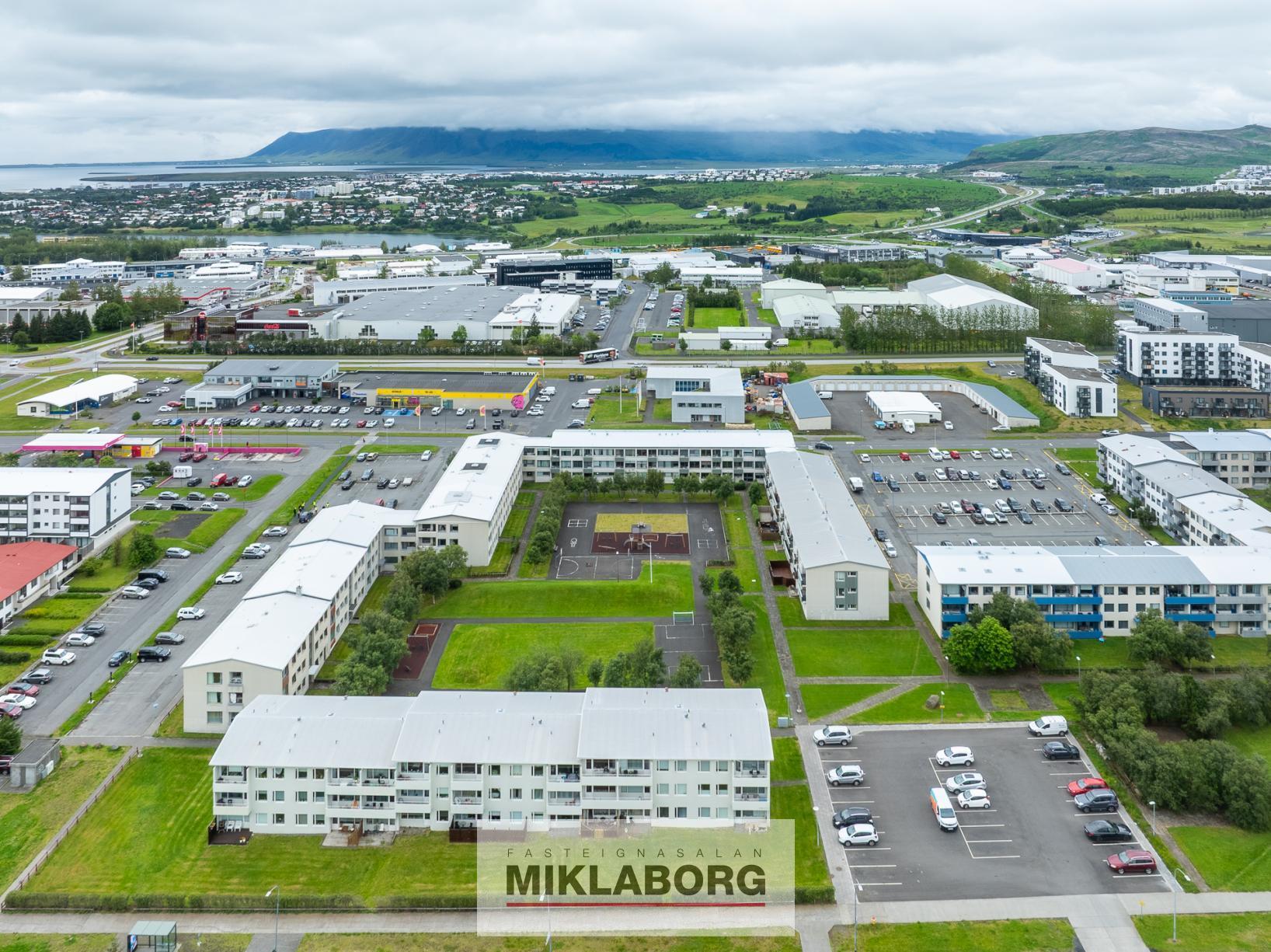 Hraunbær_118-29.jpg
