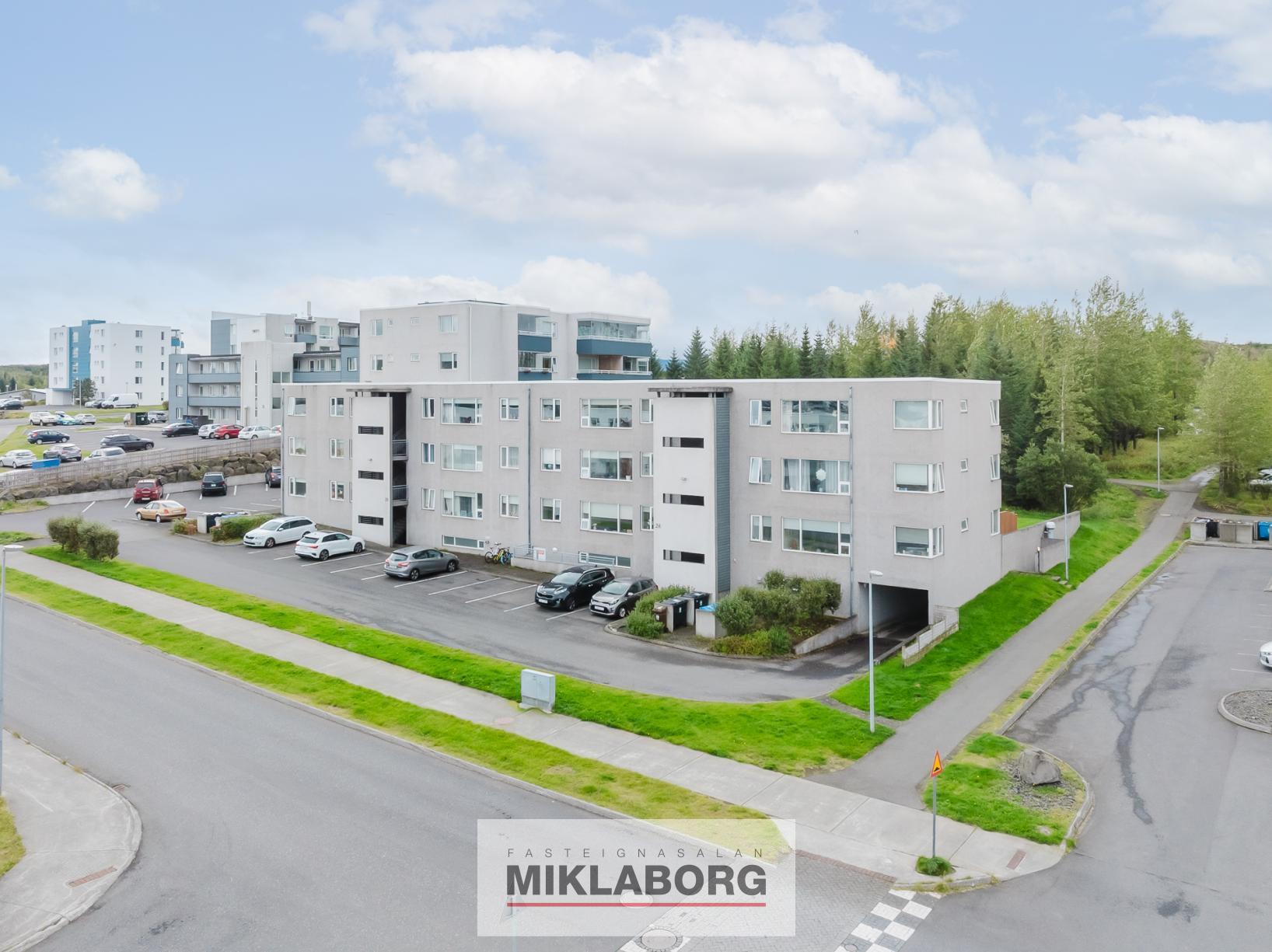 Þórðarsveigur_28-29.jpg