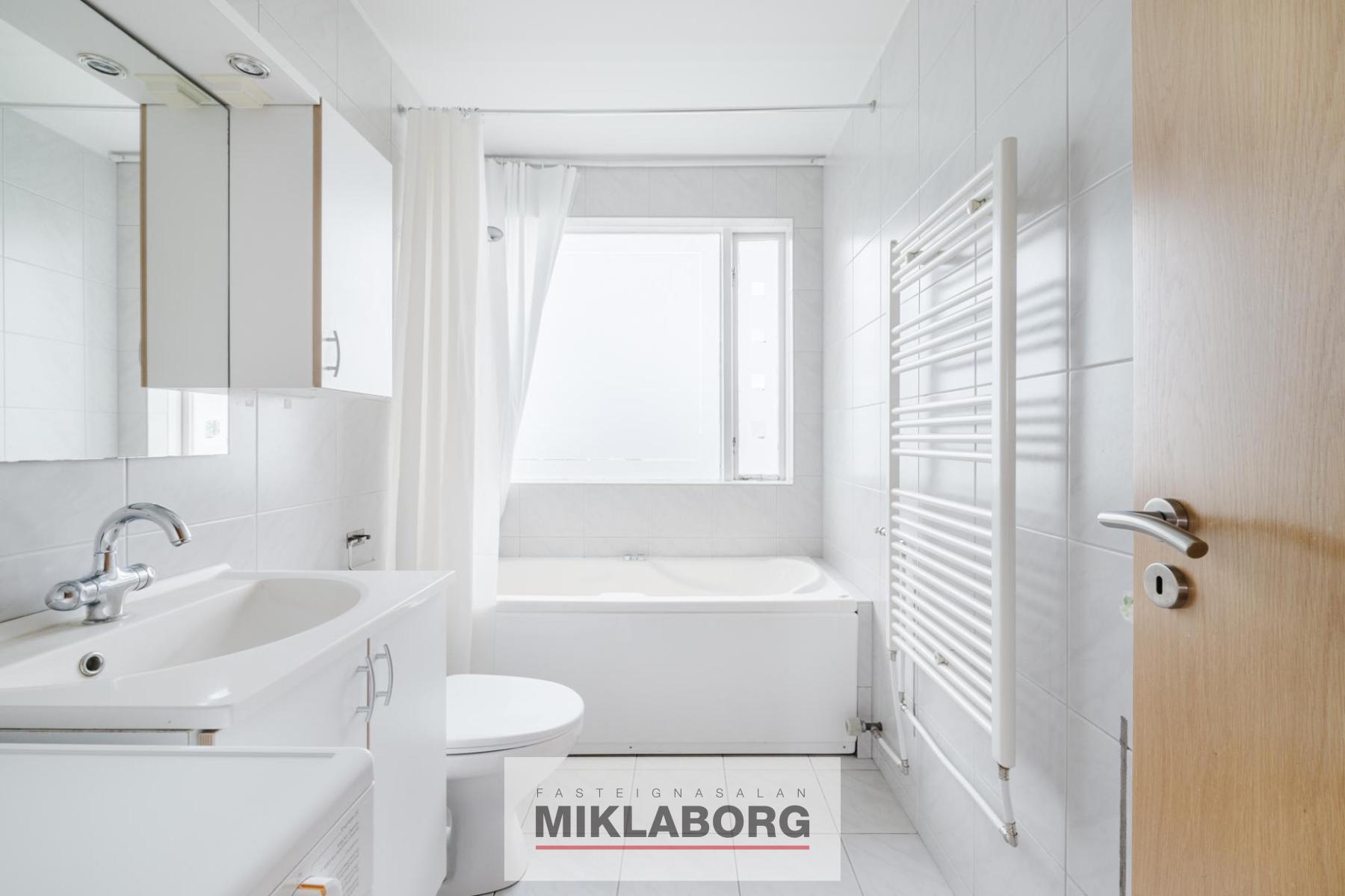Hraunbær_118-2.jpg