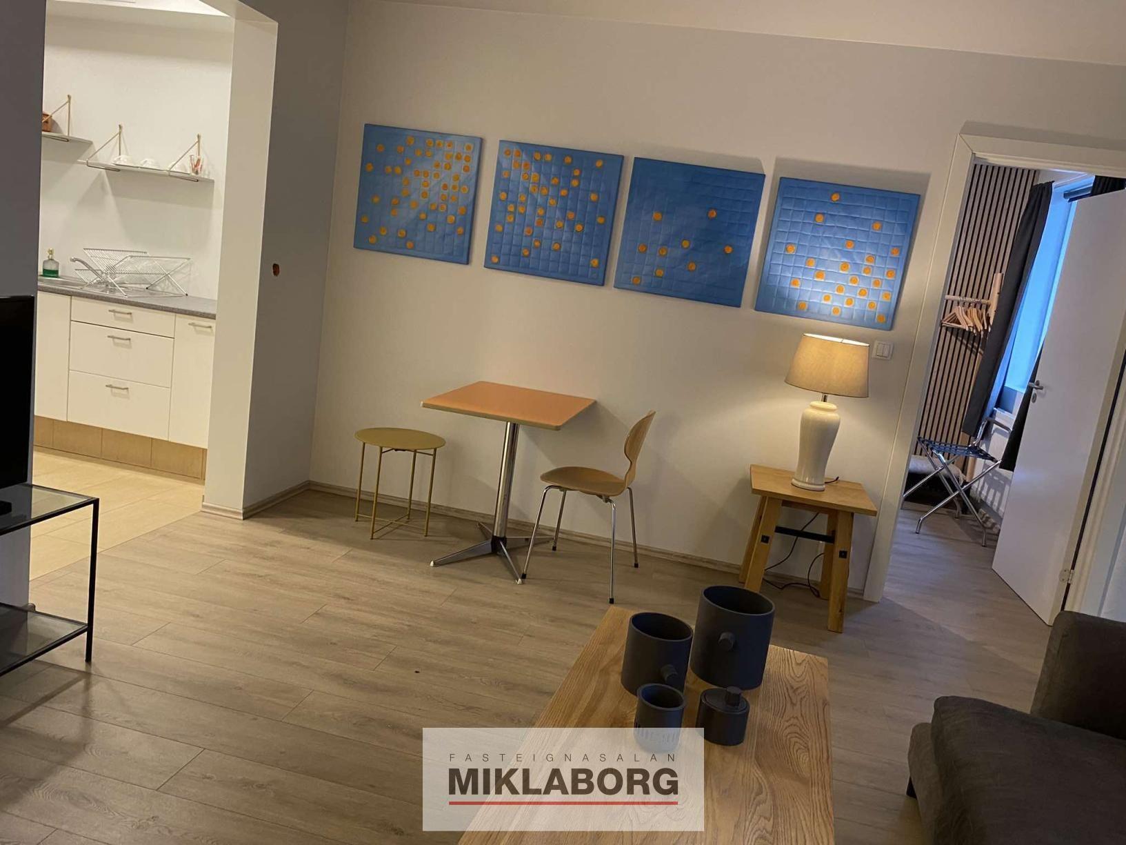 ráðhús íbúð 3 stofa2.jpg