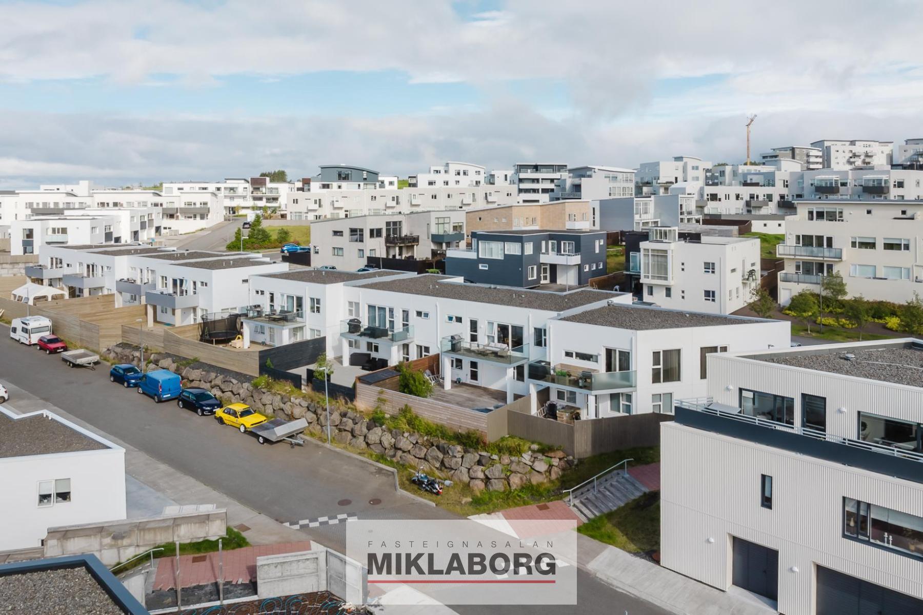 Sifjarbrunnur_22-55.jpg