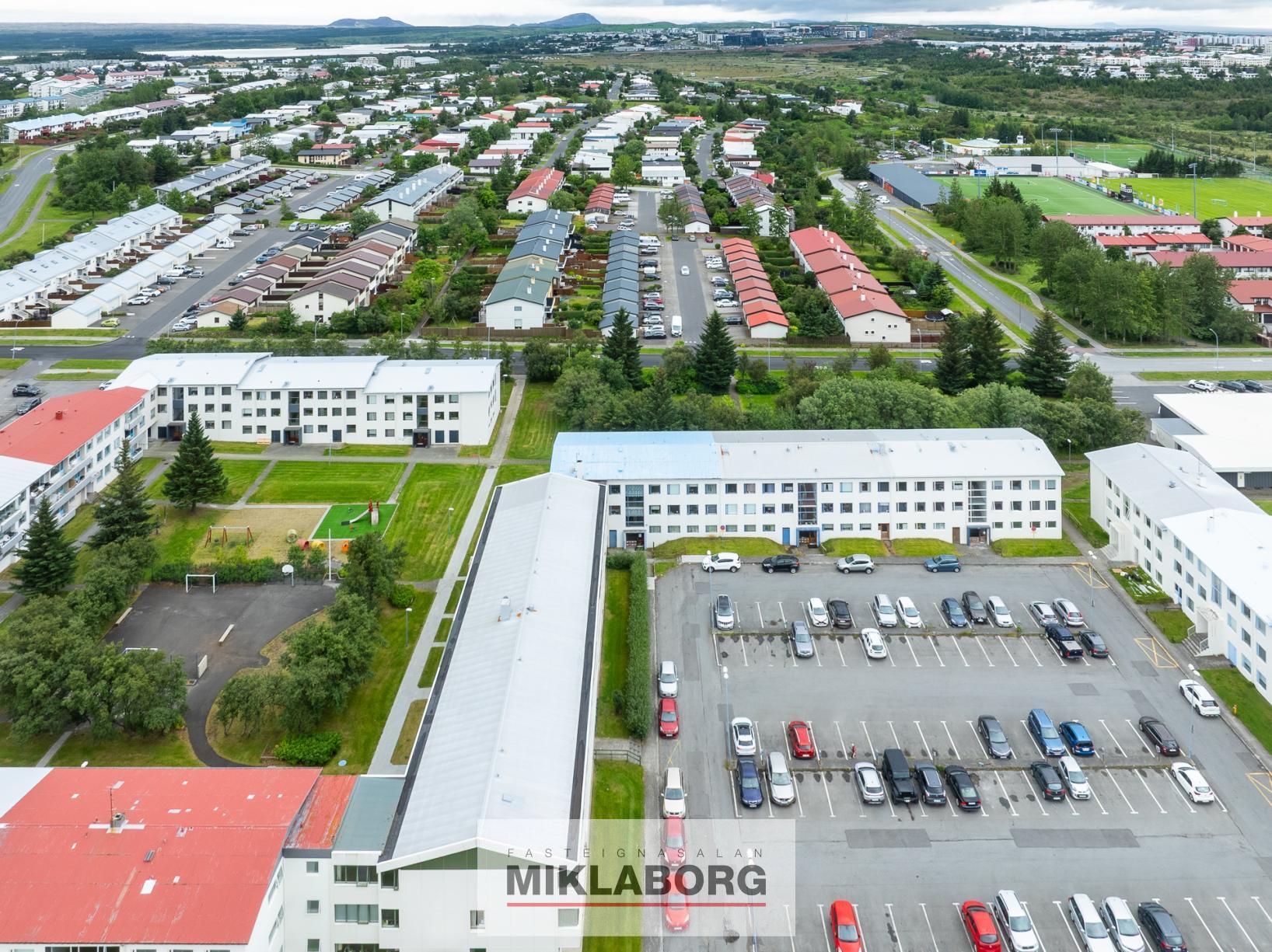 Hraunbær_180-27.jpg
