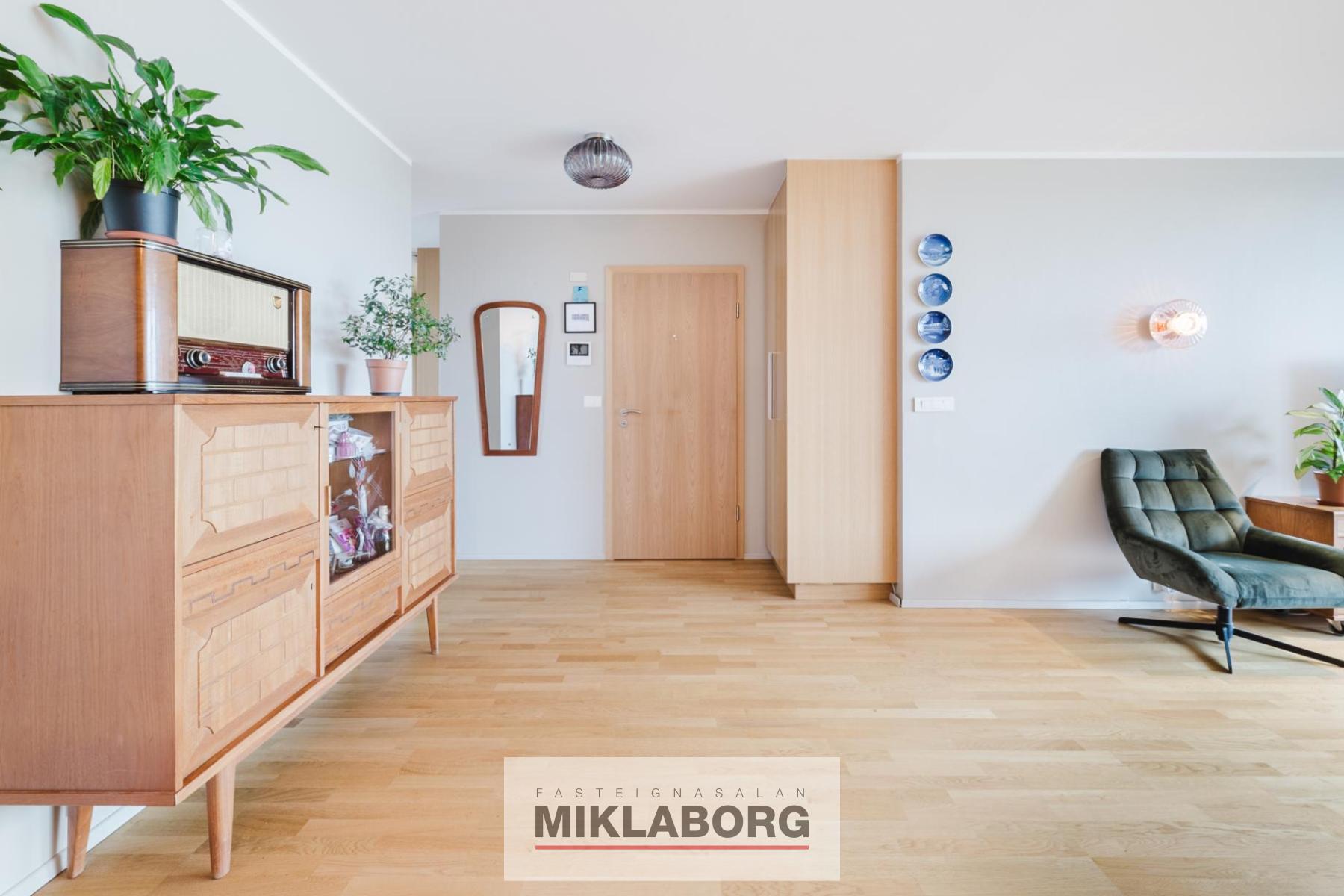Hraunbær_118-27.jpg