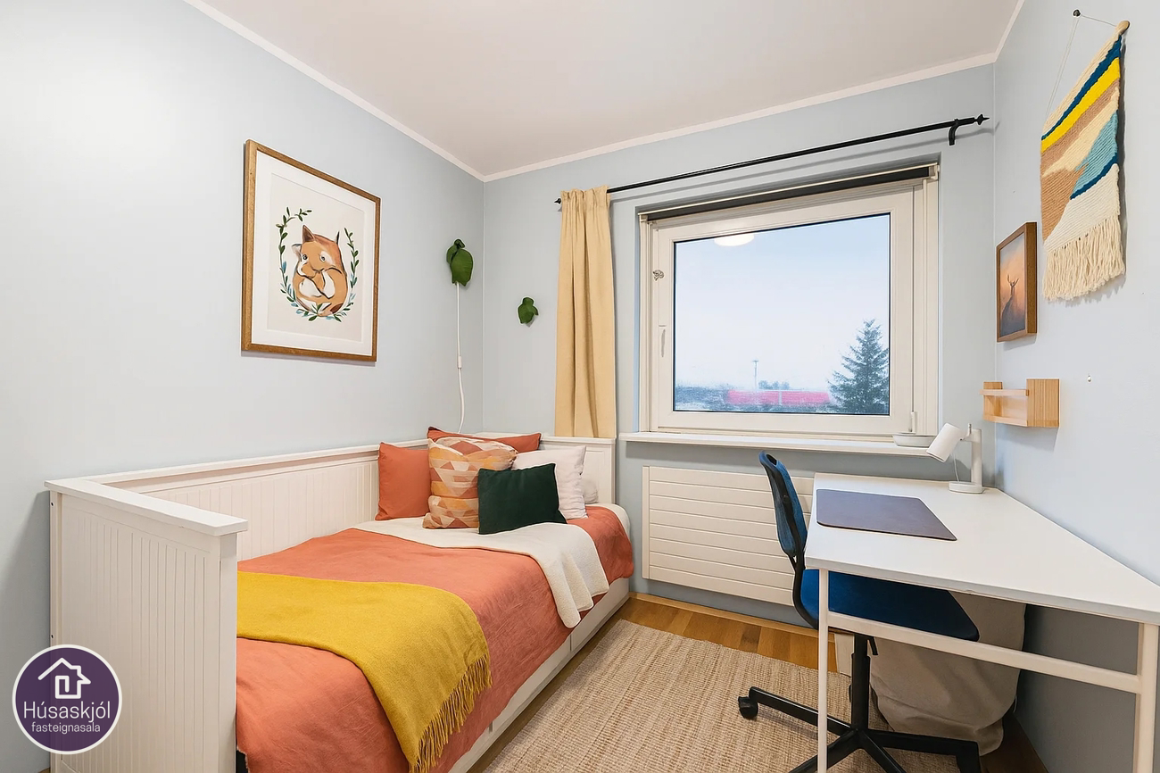 Svefnherbergi 2