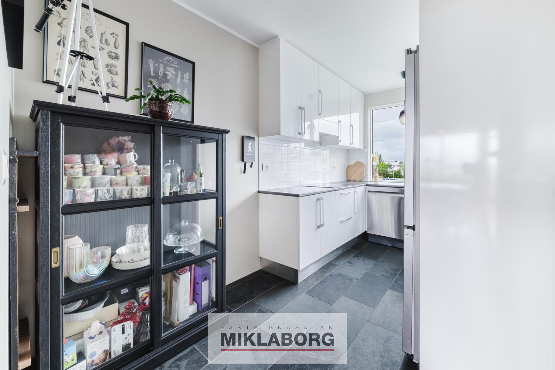 Hraunbær_118-16.jpg