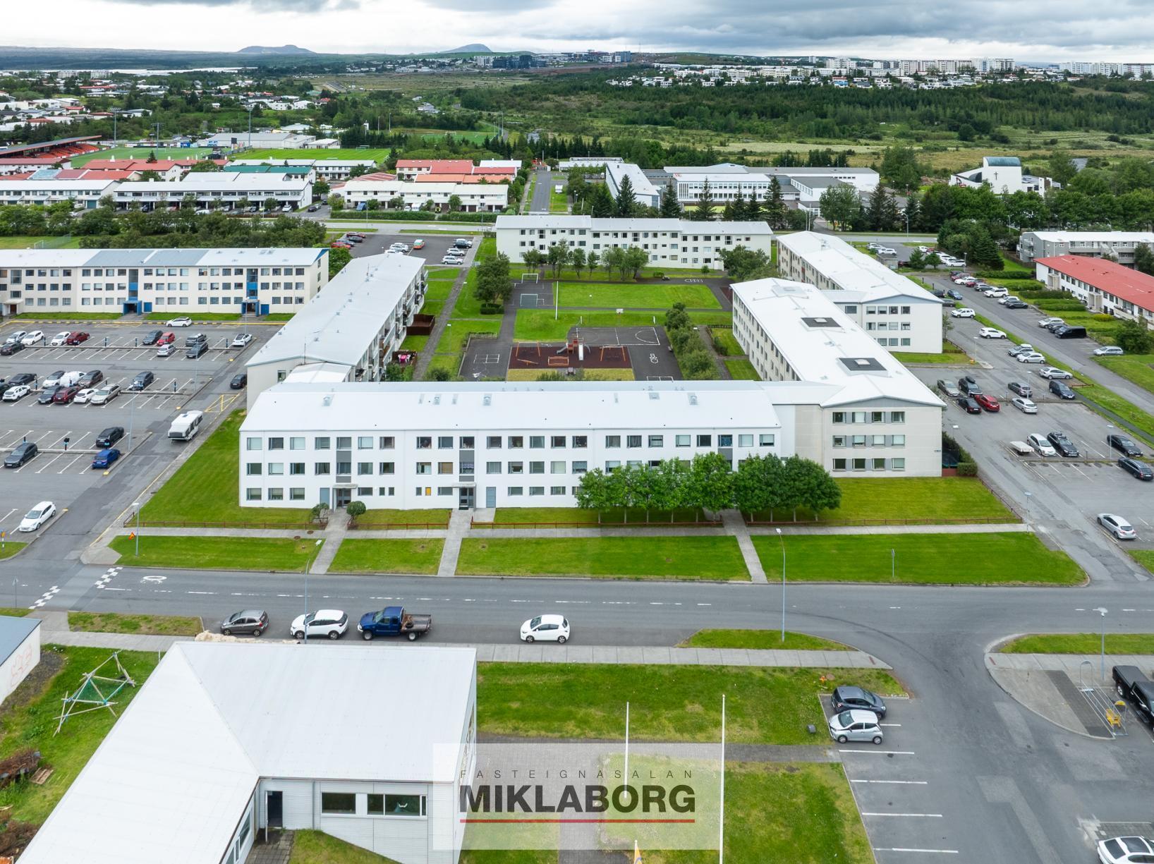 Hraunbær_118-31.jpg