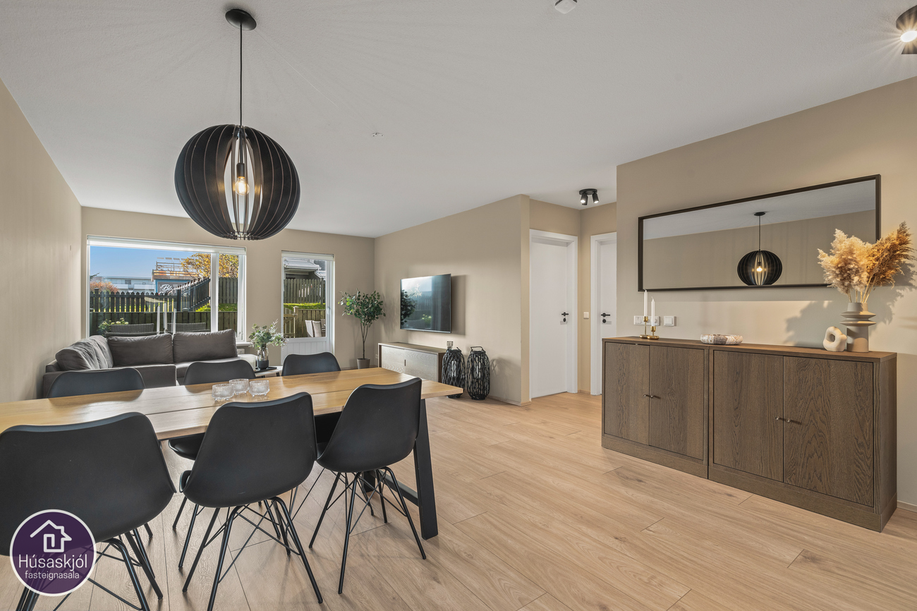 Stofan með útgengi á sérafnotarétt