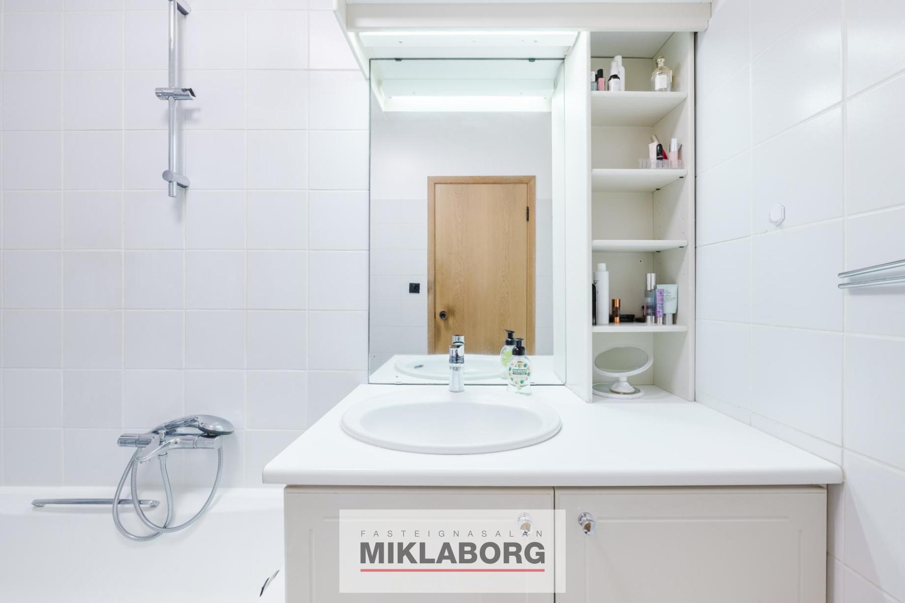 Hraunbær_180-4.jpg