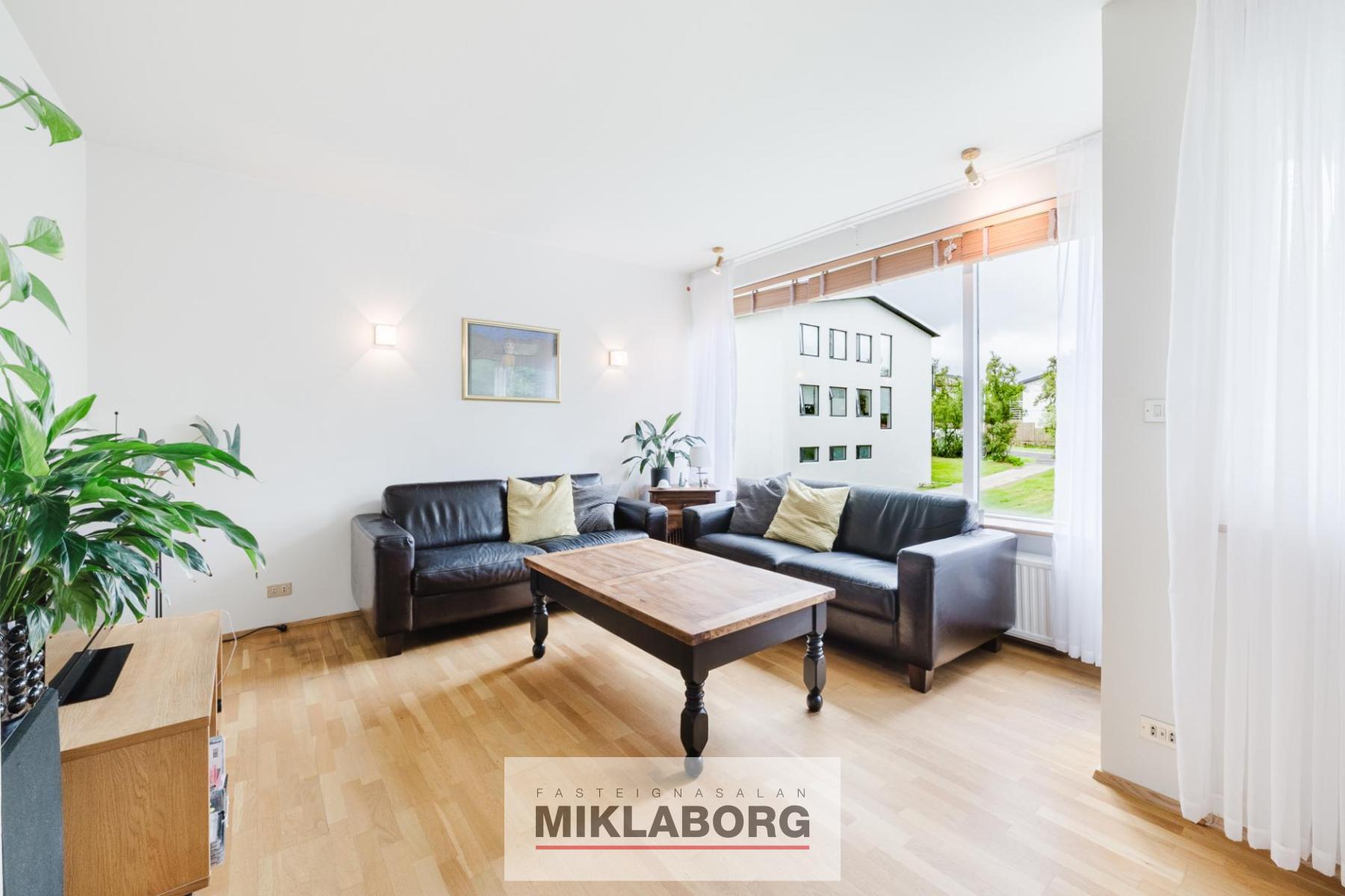 Hraunbær_180-16.jpg