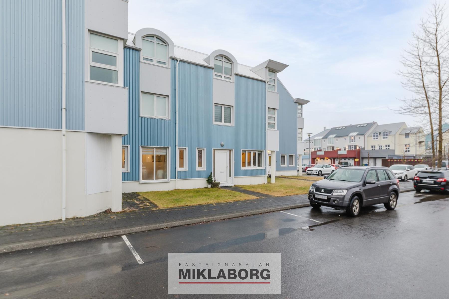 Básbryggja_21-20.jpg