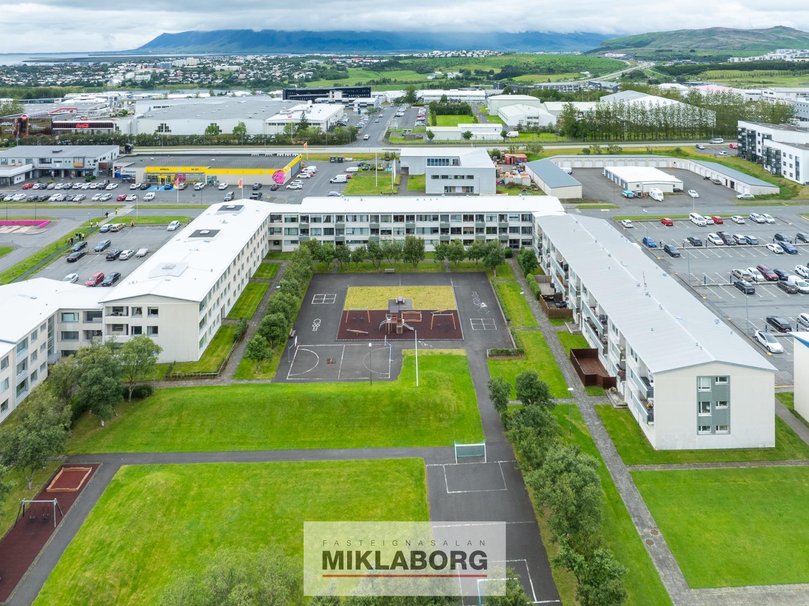 Hraunbær_118-30.jpg