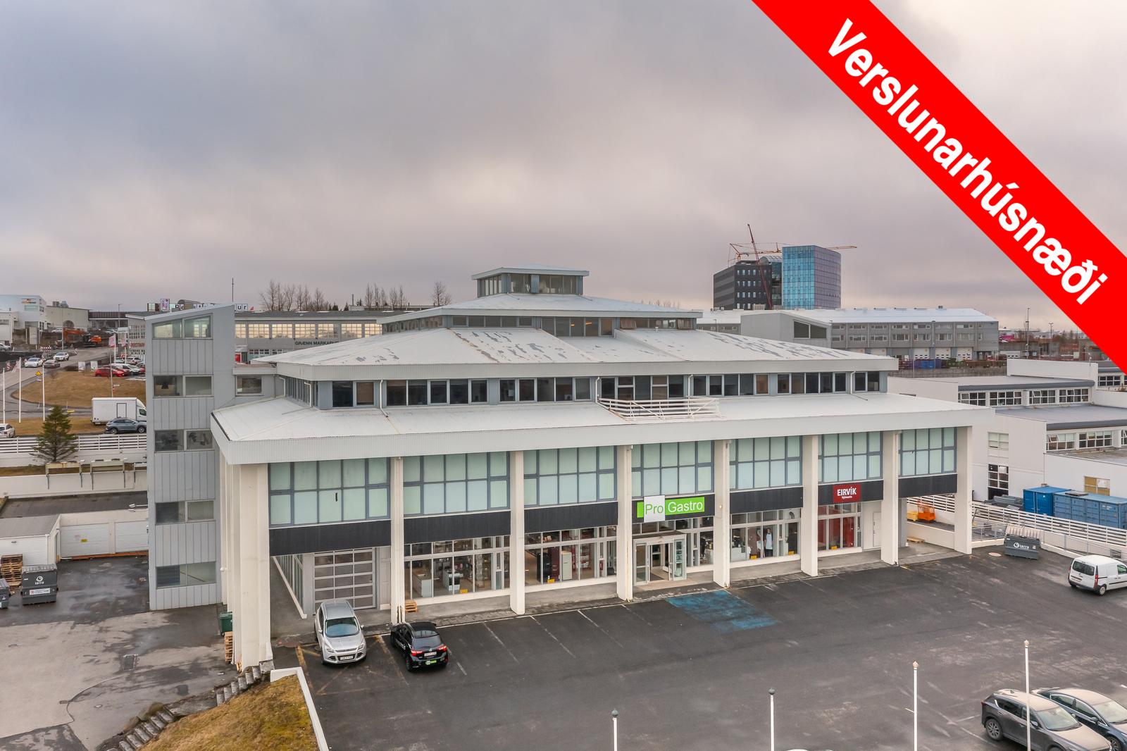 Verslunarhúsnæði